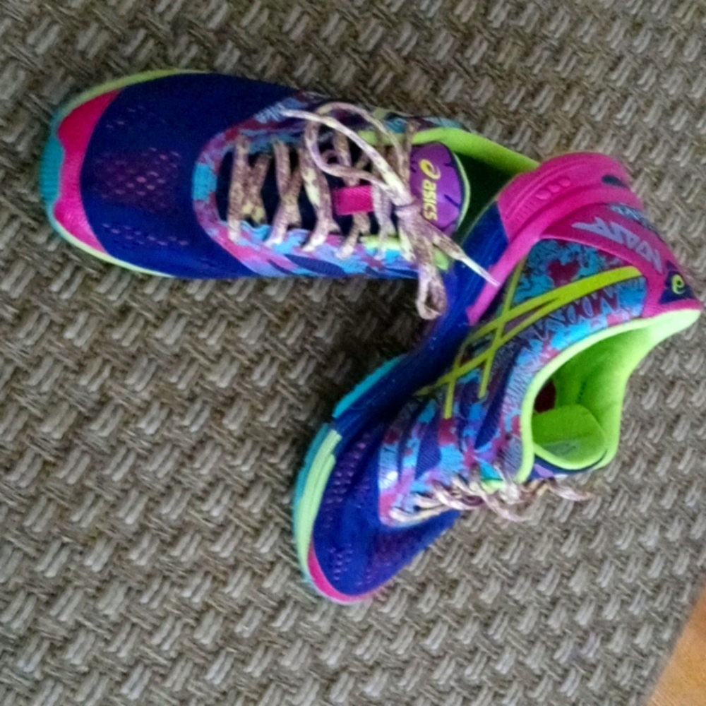 Asics Noosa TRI 10 multi color running tennis shoe